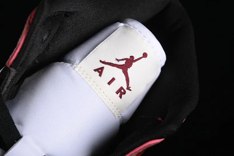 All categories Air Jordan Jordan series basketball shoes Air Jordan 1 Mid Air Jordan 1 Mid AJ1 Joe 1 snake pattern black and red toes Zhongbang basketball shoes FQ7818-101